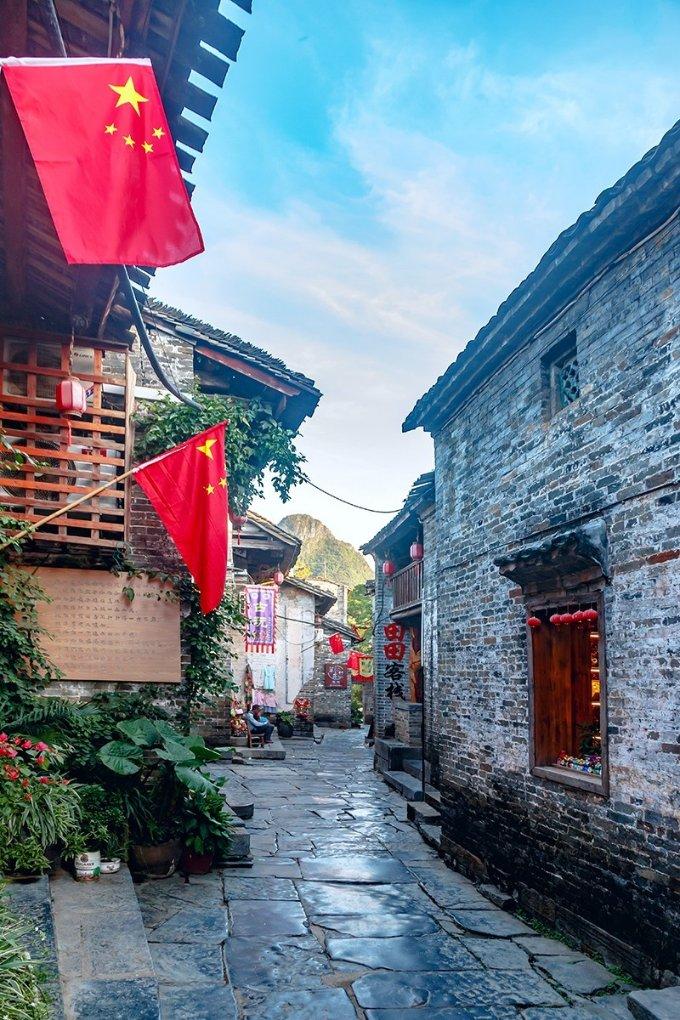 中国钱包(00802.HK)委任潘俊彦及林志嘉为执行董事